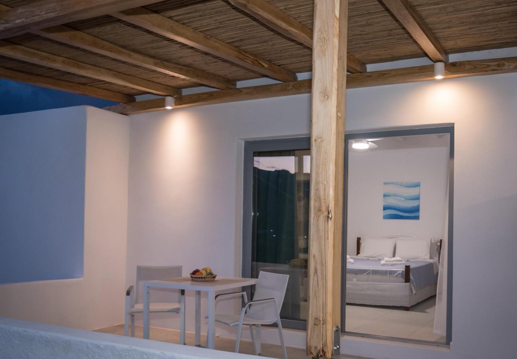 Sarantis Suites & Apartments Provatas 外观 照片