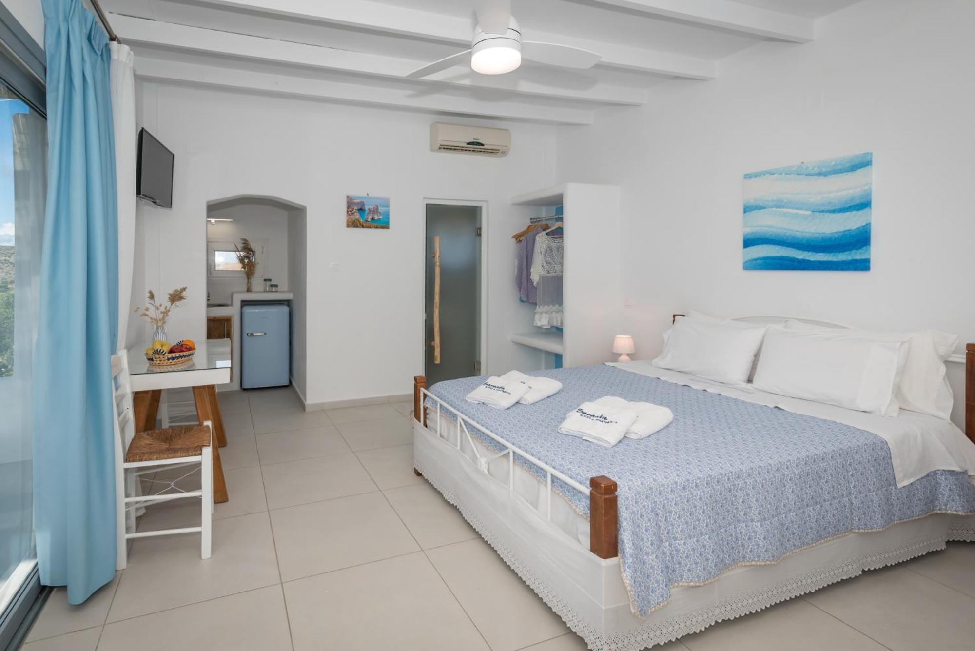 Sarantis Suites & Apartments Provatas 外观 照片